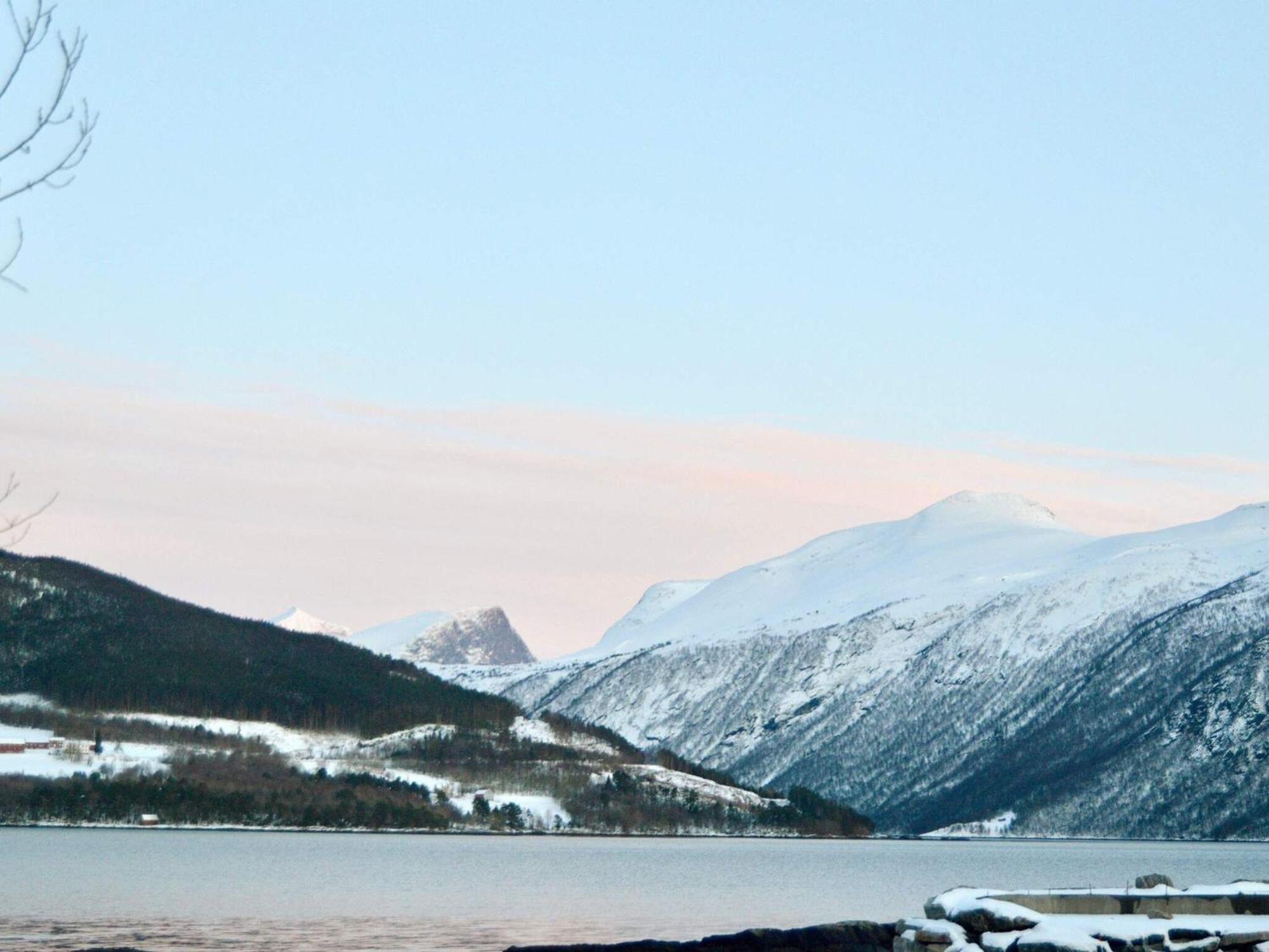 Holiday Home Hovik II Rød エクステリア 写真