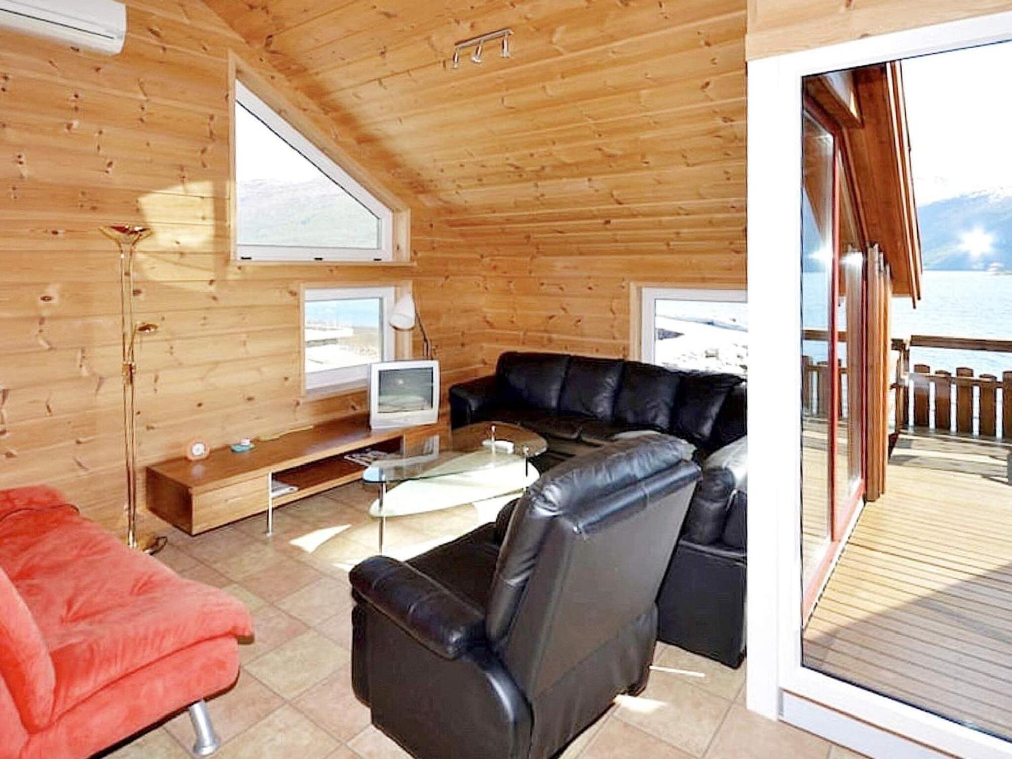 Holiday Home Hovik II Rød エクステリア 写真